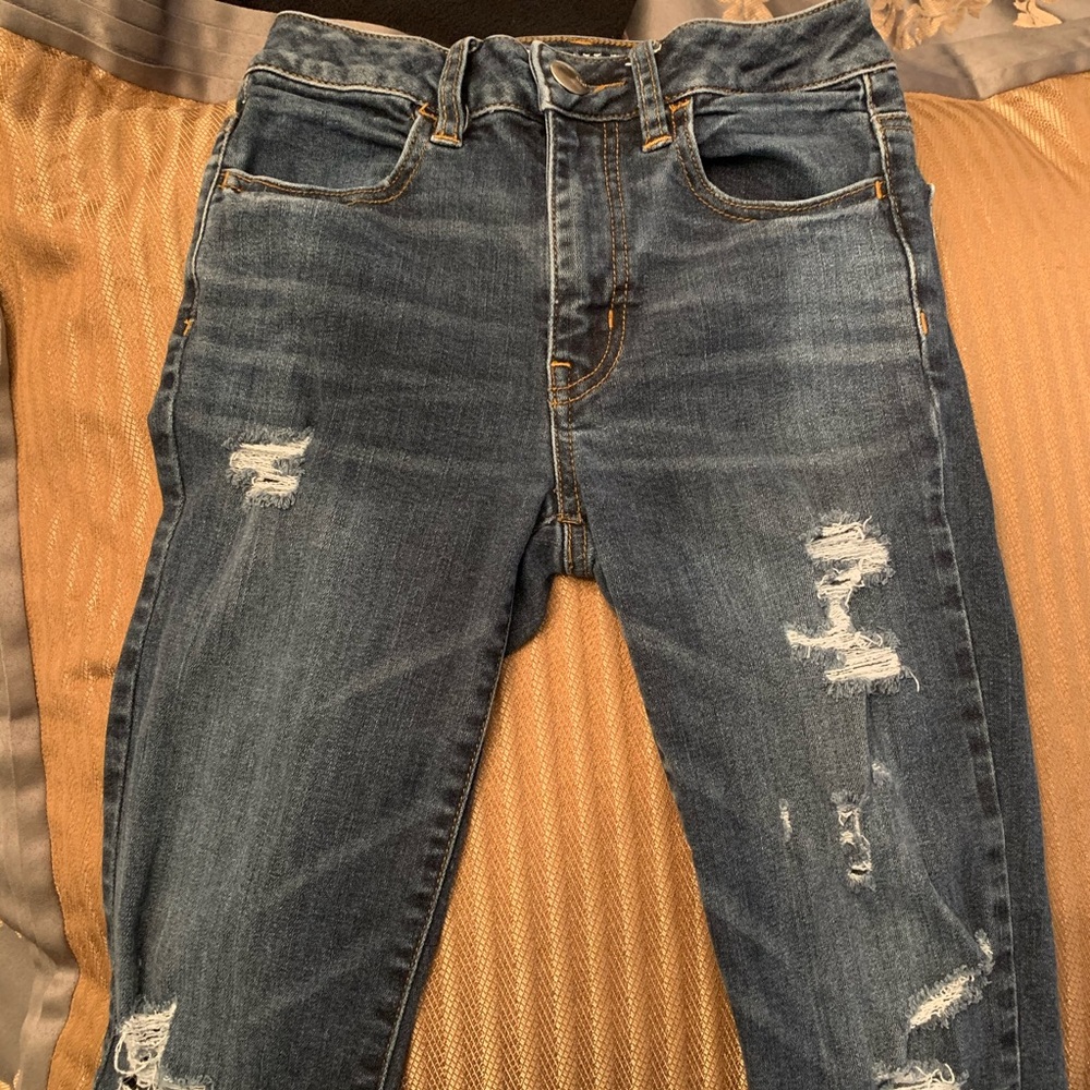 America Eagle super stretch ripped jeans!